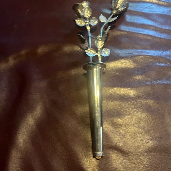 Ted Arnold Metal 2 Roses In Vase 11” Missing Bottom Of Vase Not Signed. - Picture 2 of 6
